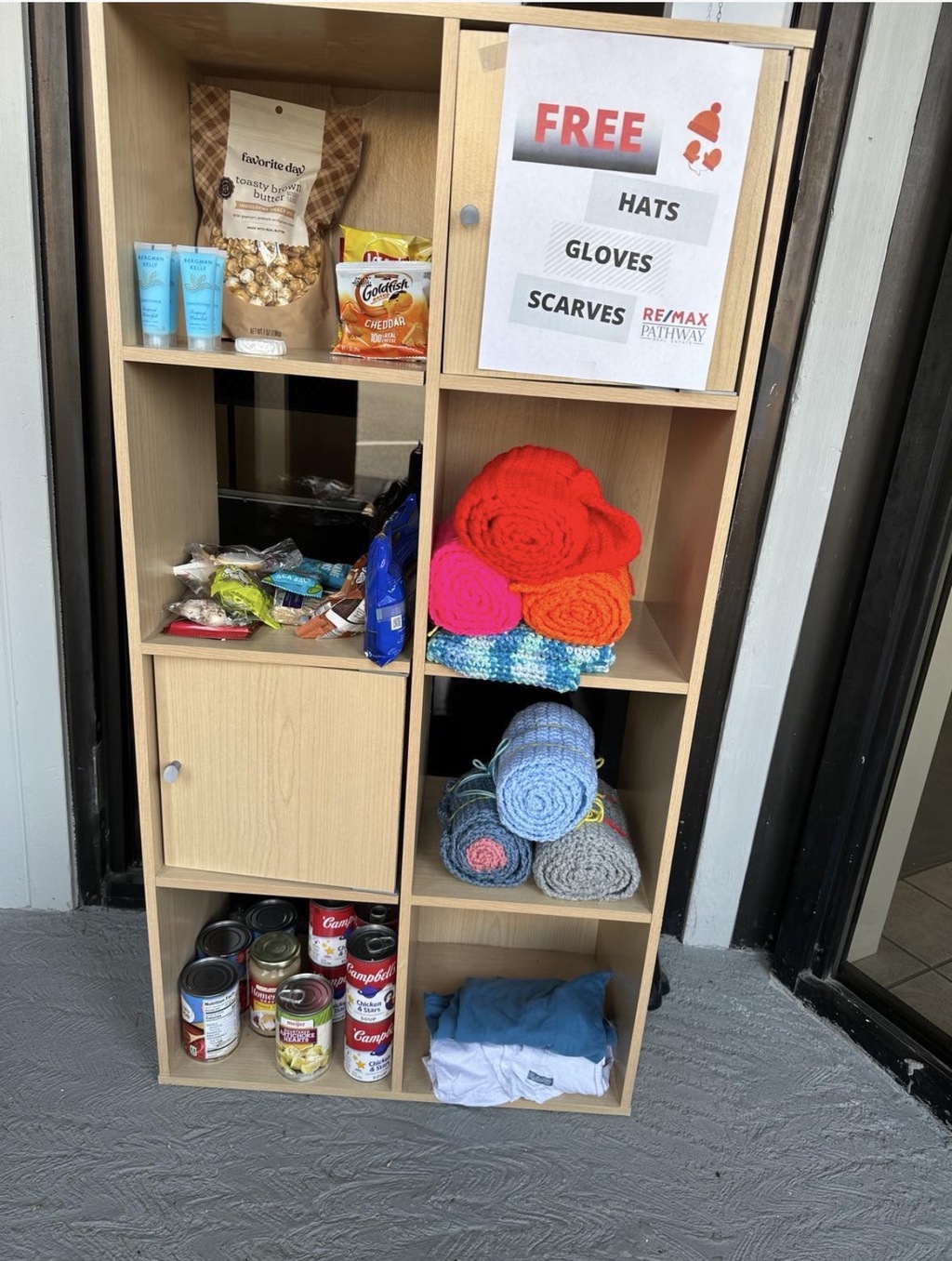 Donation shelf